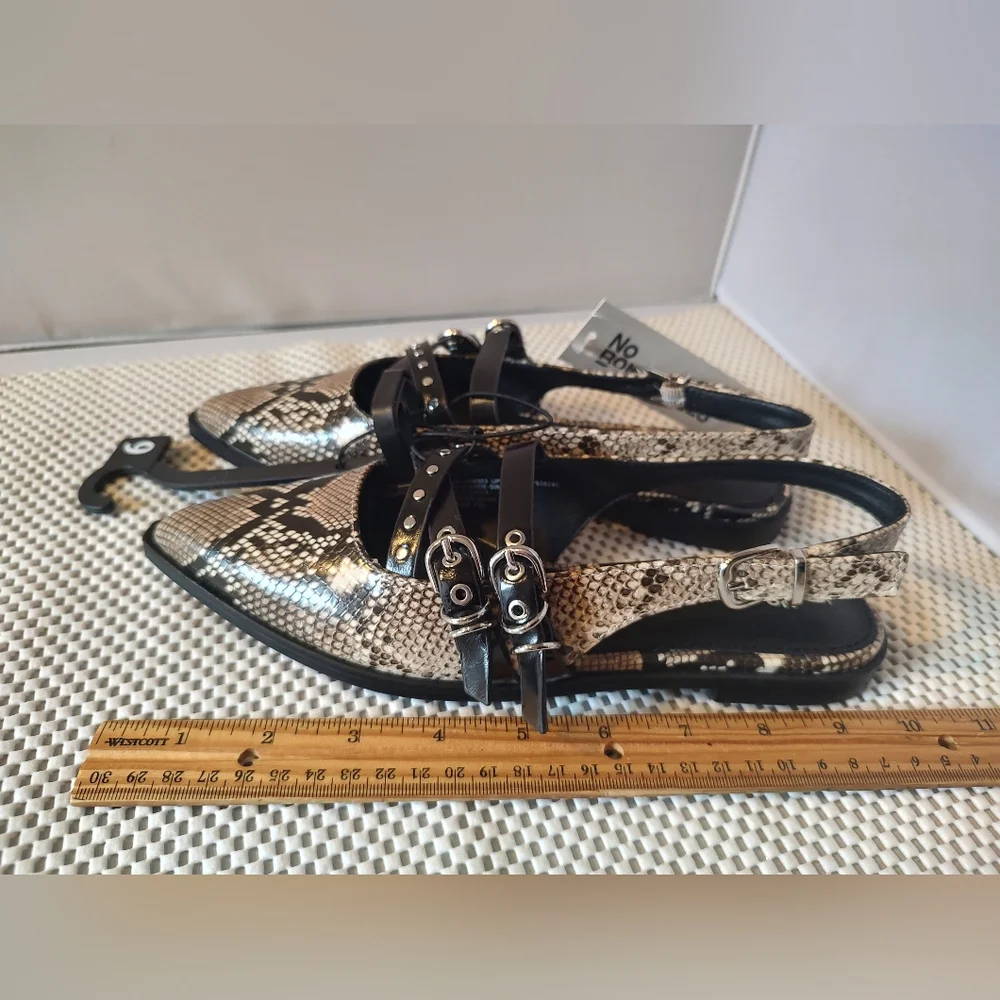 No Boundaries Women's Size 6 Faux Leather Strappy Moto Flats NWT Snake Skin